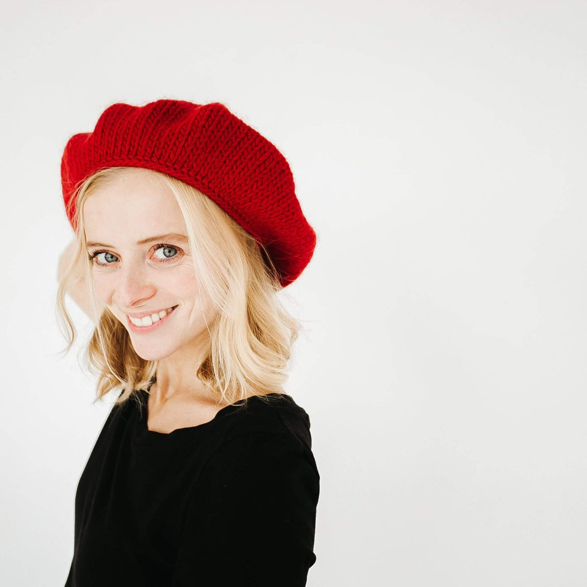 BeMe Cardinal Red: Peruvian Highland wool for sweaters, cardigans and accessories