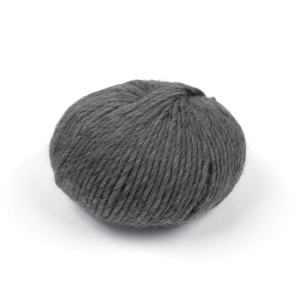 BeMe Charcoal 100% Peruvian wool yarn, recommended needles 6.5–8 mm
