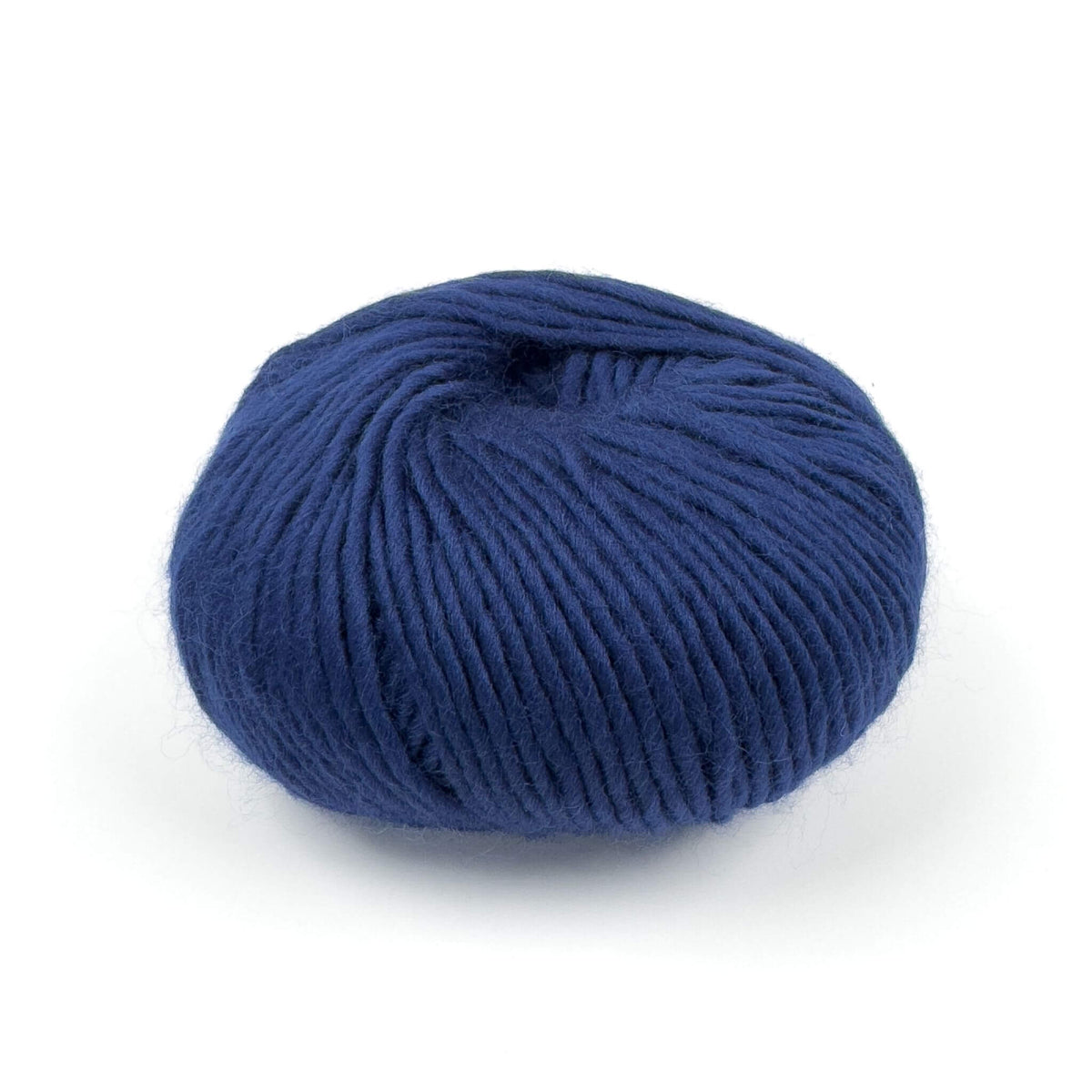 Hilo BeMe Indigo de 100% lana peruana, agujas recomendadas de 6,5 a 8 mm