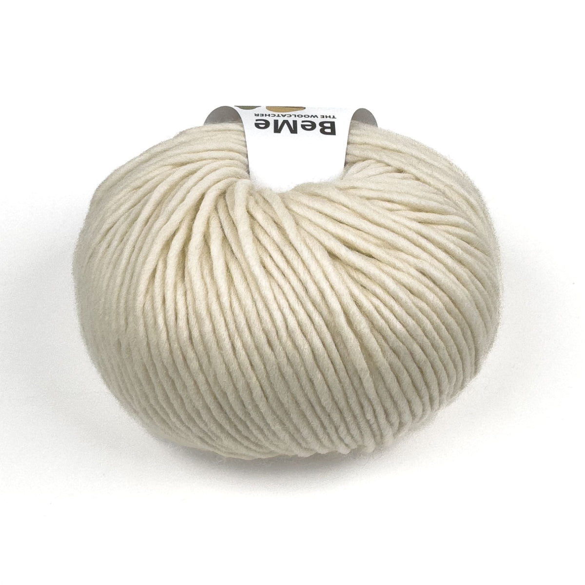 Lana BeMe Ivory de The Woolcatcher, ovillo de 100 g y 120 m