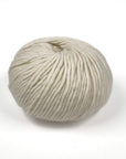 Hilo BeMe Ivory de 100% lana peruana, agujas recomendadas de 6,5 a 8 mm