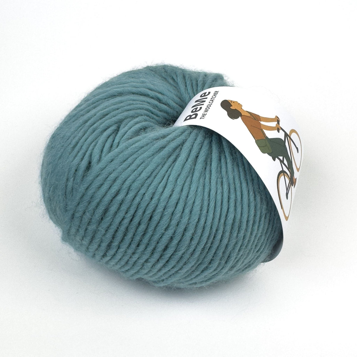 Lana BeMe Mineral Blue en primer plano: textura del hilo 100% lana peruana