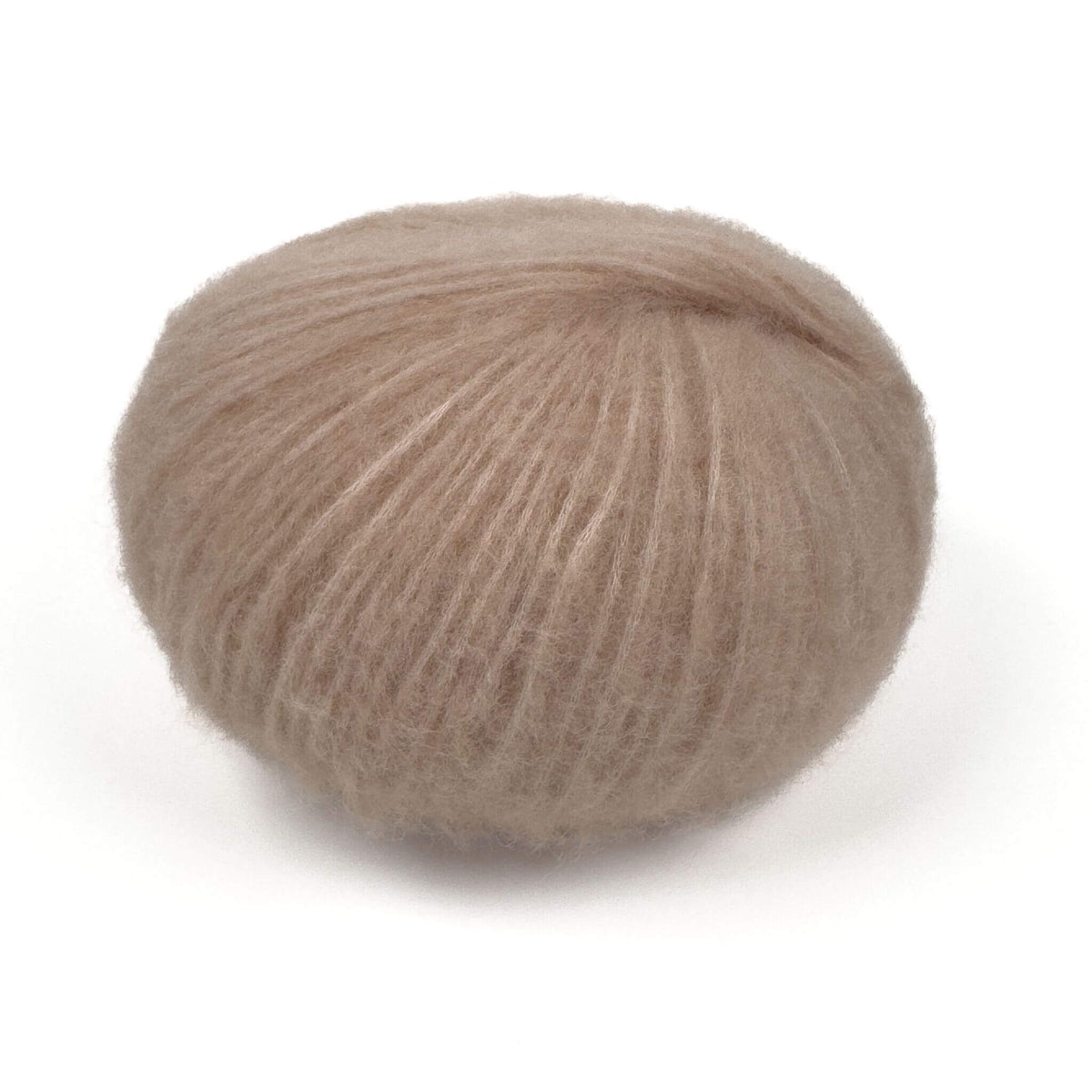 Lana NOVA Biscuit - 86% lana Highland peruana, 50 g / 150 m - The Woolcatcher