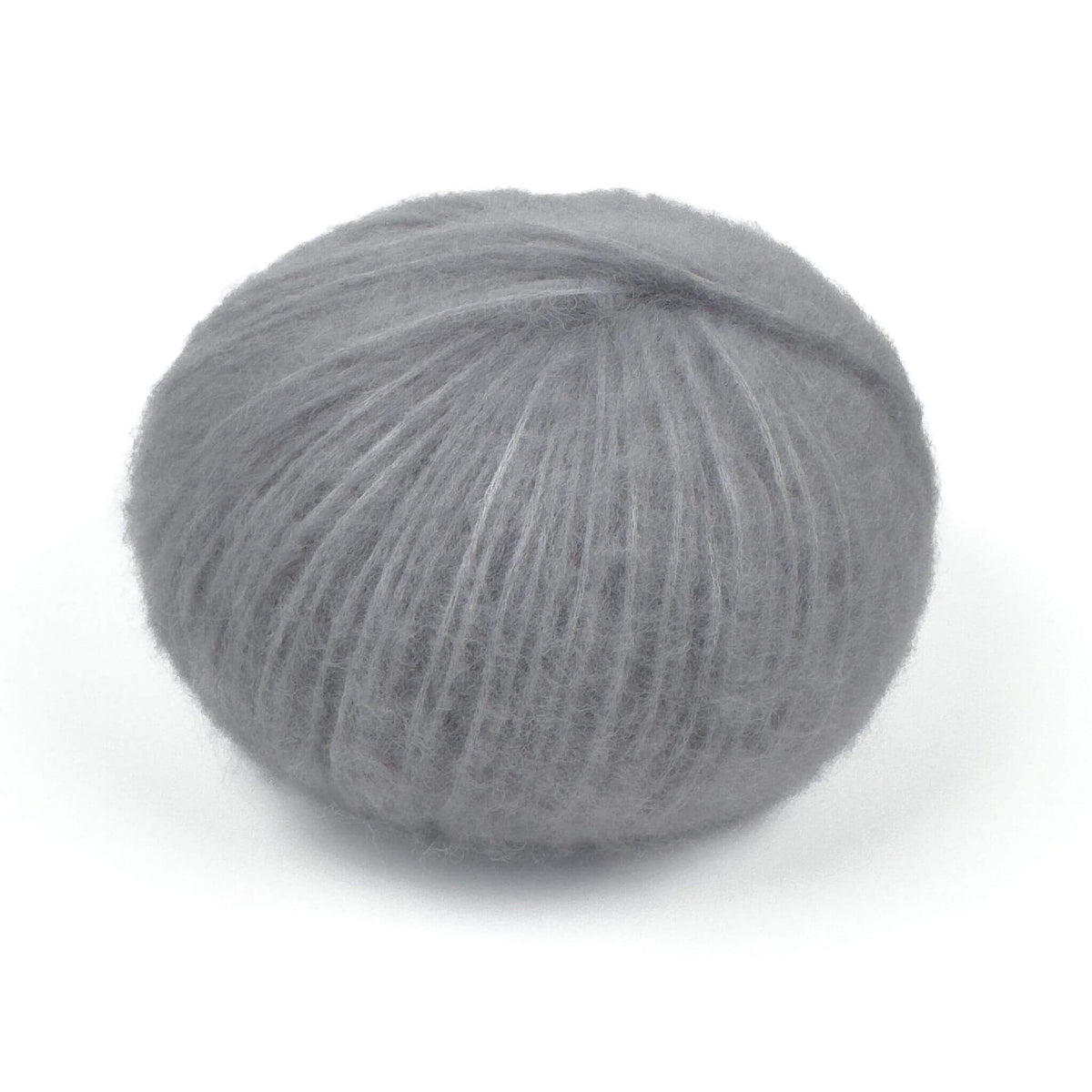 Lana NOVA Silver Gray - 86% lana Highland peruana, 50 g / 150 m - The Woolcatcher