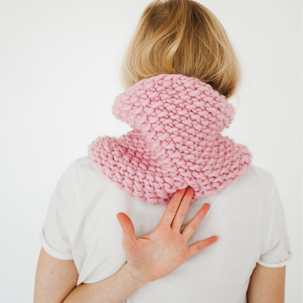 Patrón de tejido. Pebble Hug Cowl - The Woolcatcher