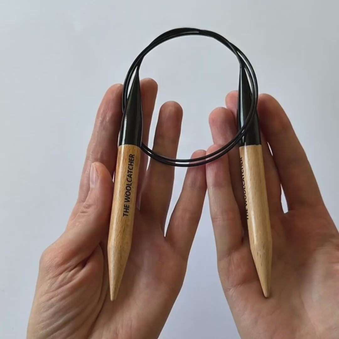 Agujas circulares XXL de 12 mm y 80 cm de madera de haya - The Woolcatcher
